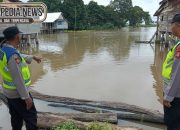 Curah Hujan Tinggi, Polsek Madang Suku I Intensif Pantau Debit Air Sungai Komering