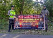 Bhabinkamtibmas Polsek Madang Suku I Gencarkan Mitigasi Karhutla di Desa Gunung Terang