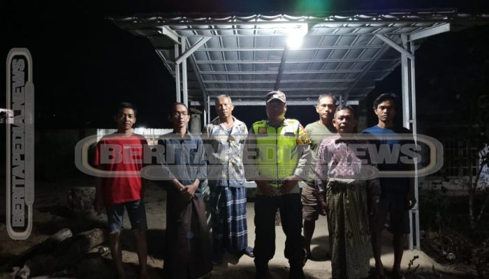 Bhabinkamtibmas Polsek Madang Suku I Lakukan Pengecekan Ronda Malam di Desa Jaya Bakti
