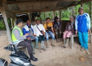 Pererat Kebersamaan, Bhabinkamtibmas Polsek Madang Suku I Gencarkan Sambang dan Binluh