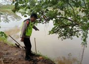 Polsek Madang Suku I Monitoring Debit Air Sungai Komering, Wilayah Pesisir Masih Aman dari Banjir