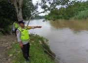 Polsek Madang Suku I Monitoring Debit Air Sungai Komering, Kondisi Masih Aman