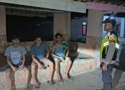 Ciptakan Sitkamtibmas Kondusif, Polsek Madang Suku I Pantau Ronda Malam Masyarakat