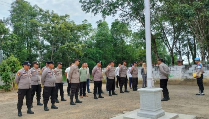 Iptu Sugeng Bintoro Pimpin Apel Pagi di Mapolsek Madang Suku I