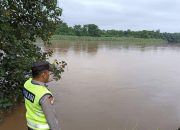 Polsek Madang Suku I Monitoring Debit Air Sungai Komering, Kondisi Masih Aman