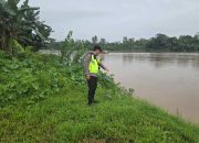Polsek Madang Suku I Pantau Debit Air Sungai Komering, Kondisi Masih Aman