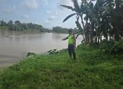 Polsek Madang Suku I Monitoring Debit Air Sungai Komering, Kondisi Masih Aman