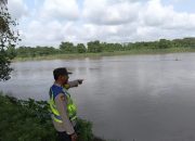 Polsek Madang Suku I Monitoring Debit Air Sungai Komering, Wilayah Masih Aman dari Banjir