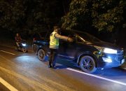 Perkuat Keamanan Wilayah, Aiptu Andres Pimpin KRYD Patroli dan Razia Malam di Madang Suku I