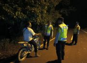 Pimpin Razia Malam, Aiptu Andres Tingkatkan Keamanan Wilayah Polsek Madang Suku I