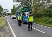 Aiptu Zulkarnaen Pimpin Patroli Razia Siang, Perkuat Keamanan Wilayah Madang Suku I