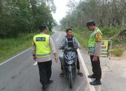 Polsek Madang Suku I Gelar Patroli Razia Siang di Jalinsum Pesisir Komering, Pastikan Keamanan Pengguna Jalan