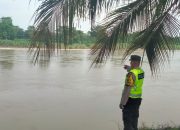 Polisi Pantau Debit Sungai Komering di Madang Suku I, Permukiman Warga Dipastikan Masih Aman