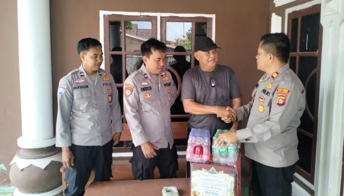 Wujud Kepedulian, Polres OKU Timur Salurkan Bingkisan untuk Purnawirawan Polri