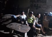 Polisi Pantau Ronda Malam, Sinergi Warga dan Aparat Jaga Kamtibmas di Madang Suku I