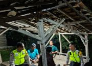 Polisi Pantau Ronda Malam, Pastikan Situasi Kamtibmas Tetap Kondusif di Madang Suku I