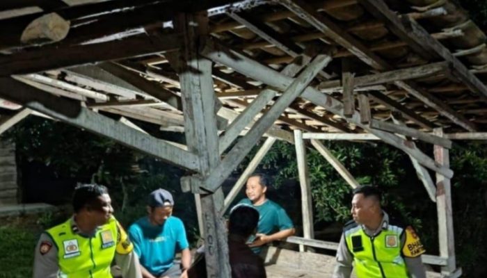 Pantau Ronda Malam, Polsek Madang Suku I Dorong Partisipasi Warga Jaga Kamtibmas