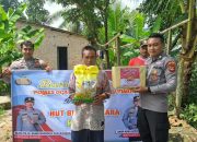 Polsek Buay Pemuka Peliung Salurkan Bansos HUT Bhayangkara ke-80, Warga Desa Negeri Agung Terima Paket Sembako