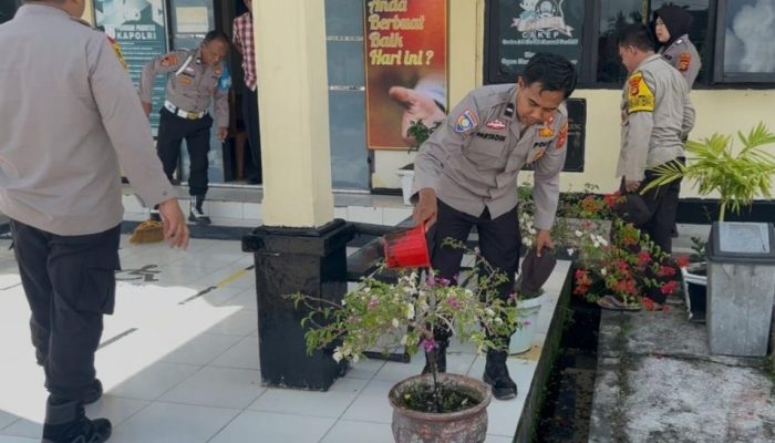 Polsek BP Peliung Gelar Program BELIDA, Ciptakan Lingkungan Mako dan Mushola Lebih Bersih dan Asri