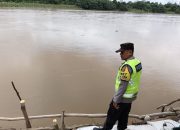 Polsek Madang Suku I Pastikan Debit Sungai Komering Stabil, Permukiman Warga Masih Aman