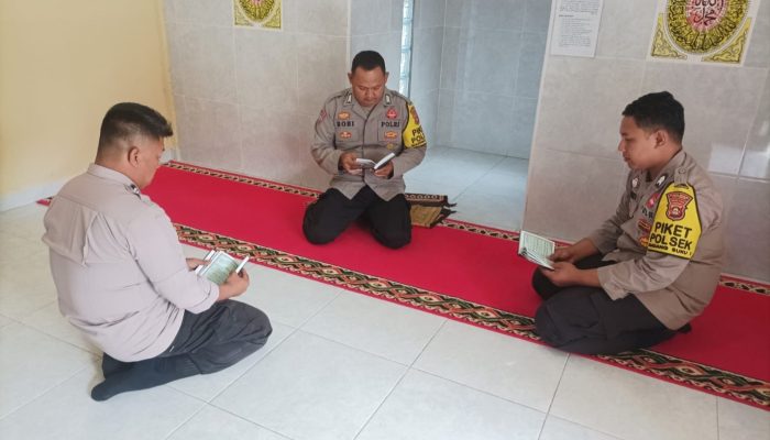 Personel Polsek Madang Suku I Gelar Khotmil Qur’an dan Doa Bersama di Mushola Hj. Toyibah