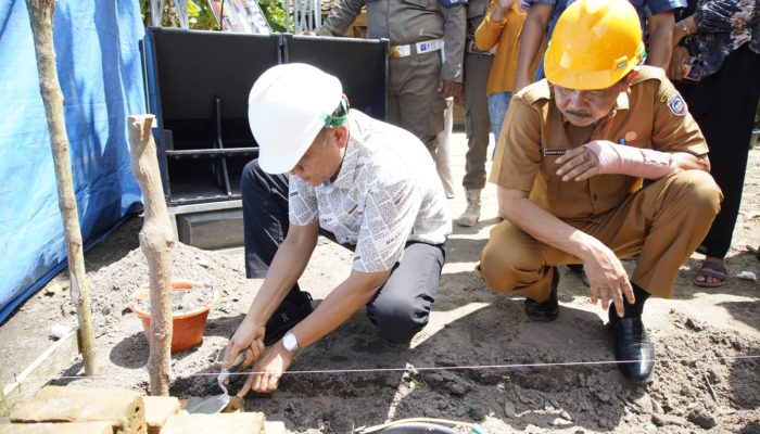 Dari Desa Peracak, Program Bedah Rumah Digulirkan: Kolaborasi Pemerintah dan Warga Jadi Kunci