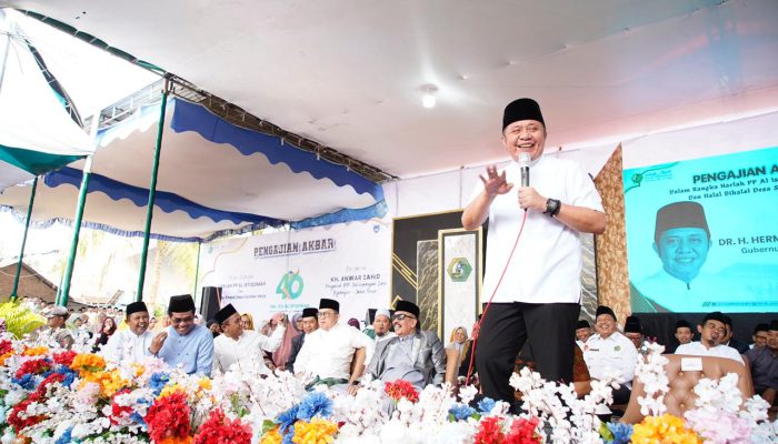 Pengajian Akbar Harlah PP Al-Istiqomah, Herman Deru Tekankan Pentingnya Akhlak Generasi Muda