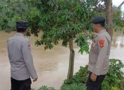 Debit Sungai Komering Berangsur Normal, Polisi Tetap Siaga di Titik Rawan Banjir