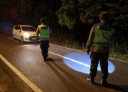 Jaga Kamtibmas Akhir Pekan, Polsek Madang Suku I Sisir Jalur Rawan Lewat Patroli KRYD Malam Hari