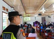 Jamin Kekhusyukan Ibadah, Personel Polsek Madang Suku I Kawal Ketat Agenda ‘Minggu Kasih’ di Gereja GKSBS Harjo Mulyo