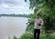 Curah Hujan Tinggi, Personel Polsek BP Peliung Intensifkan Monitoring Debit Air di Sepanjang Bantaran Sungai Komering