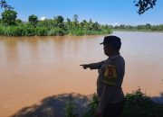 Polsek BP Peliung Pantau Debit Sungai Komering, Permukiman Warga Masih Aman