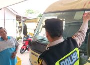 Dekatkan Pelayanan ke Masyarakat, Polsek Madang Suku I Masifkan Pemasangan Banner dan Stiker “Layanan 110”