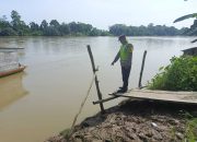 Polsek Madang Suku I Intensif Pantau Kondisi Sungai Komering, Wilayah Rawan Banjir Masih Aman