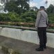 Polisi Monitoring Debit Air Sungai Komering, Pemukiman Warga di BP Peliung Dipastikan Masih Aman