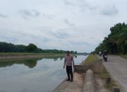 Polsek BP Peliung Lakukan Pemantauan Debit Sungai Komering, Pastikan Kondisi Pemukiman Warga Tetap Aman