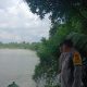 Polsek BP Peliung Pantau Kondisi Sungai Komering, Debit Air Masih Dalam Kondisi Aman