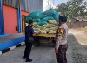 Polsek BP Peliung Kawal Distribusi 5 Ton Jagung Petani ke Bulog, Dukung Ketahanan Pangan Nasional