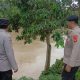 Polsek BP Peliung Lakukan Monitoring Debit Air Sungai Komering, Pastikan Kondisi Aman dari Ancaman Banjir