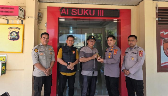 Kades Taraman Jaya Kembali Serahkan S3nj4ta 4pi Rakitan ke Polsek Semendawai Suku III, Dukung Operasi Senpi Musi 2026