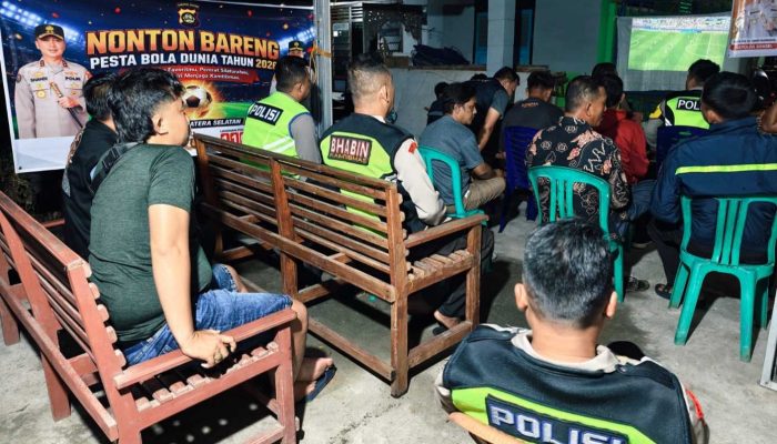 Nobar Piala Dunia 2026 di Desa Tulus Ayu, Polsek Madang Suku I Perkuat Sinergitas Bersama Masyarakat