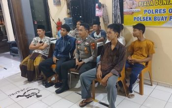 Nobar Piala Dunia 2026, Polsek Buay Pemuka Peliung Pererat Kedekatan dengan Masyarakat