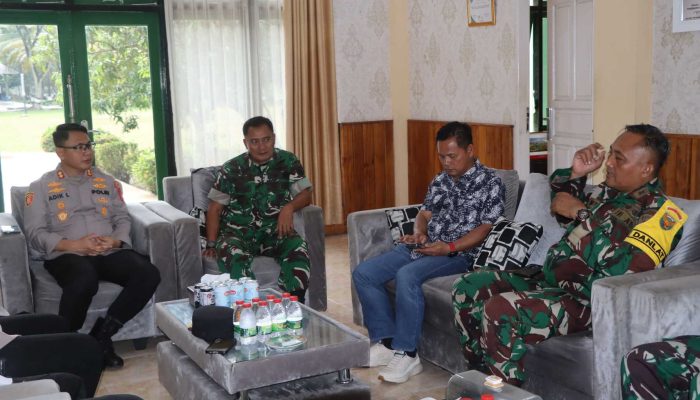 Perkuat Sinergitas TNI-Polri, Kapolres OKU Timur Jalin Silaturahmi ke Kodim 0403 Baturaja