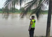 Polsek Madang Suku I Pastikan Debit Sungai Komering Stabil, Permukiman Warga Masih Aman dari Banjir