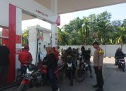 Monitoring SPBU Tebing Sari, Polsek Madang Suku I Pastikan Stok Pertalite Masih Aman