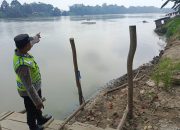 Polsek Madang Suku I Monitoring Debit Sungai Komering, Kondisi Surut dan Aktivitas Warga Berjalan Normal