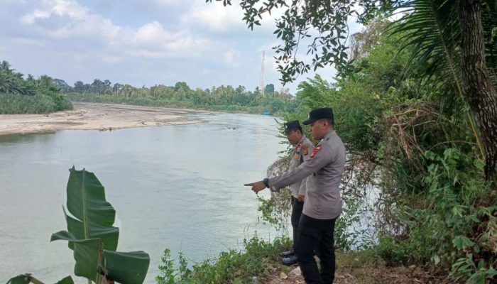 Debit Sungai Komering Kembali Normal, Polsek BP Peliung Pastikan Permukiman Warga Tetap Aman