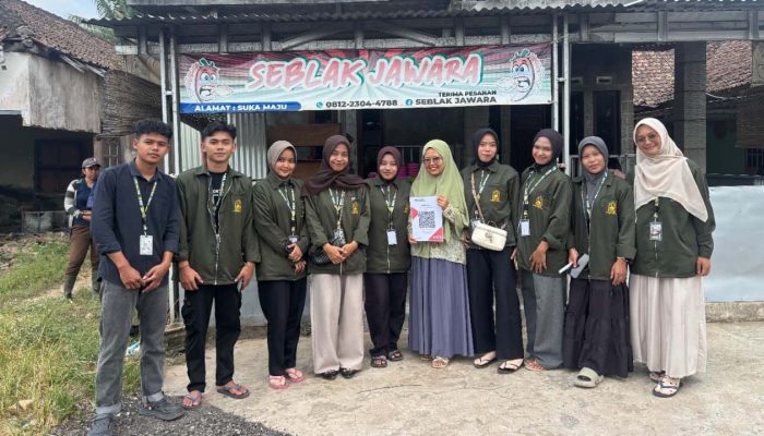 Mahasiswa KKN UNUHA Desa Cahya Maju Percepat Digitalisasi UMKM Lewat Implementasi QRIS
