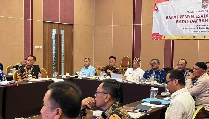 Pemkab OKU Timur Perjuangkan Kepastian Tapal Batas dengan OKI, Serahkan Bukti Historis ke Kemendagri