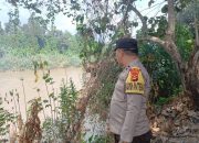 Debit Sungai Komering Berangsur Normal, Polsek BP Peliung Pastikan Permukiman Warga Tetap Aman
